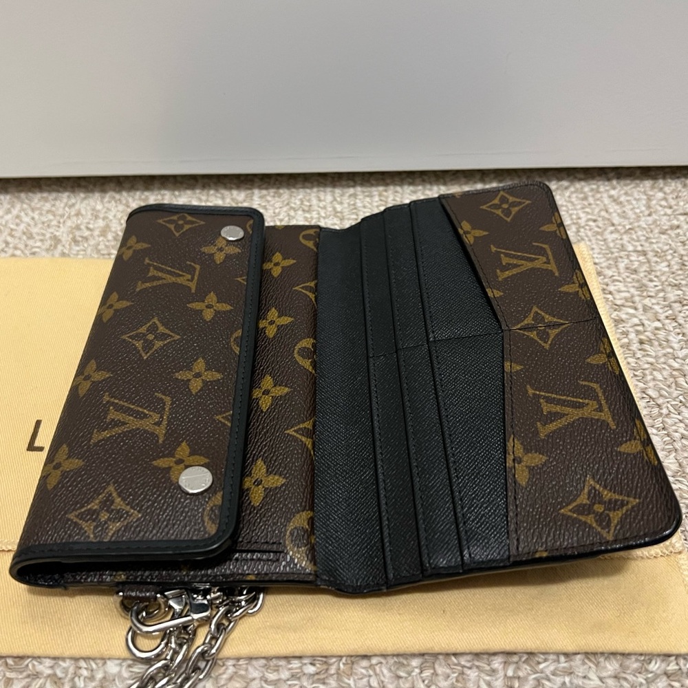 Louis Vuitton Monogram Macassar Wallet on Chain, Excellent condition - Picture 5 of 10